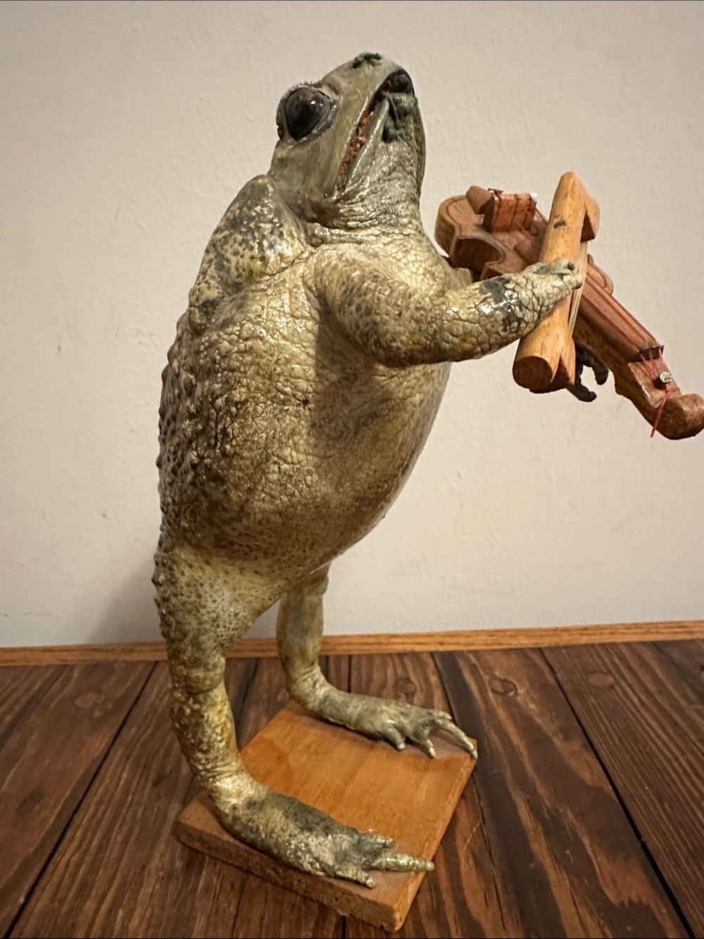 Vintage  taxidermy  Green Frog  with Violin - Reptile Decor